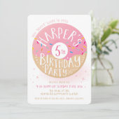 ハーパーの5歳の誕生日 かわいいドーナツのカスタムオーダー 招待状 (スタンド正面)