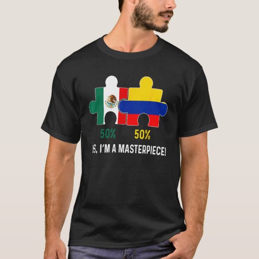 ハーフコロンビアハーフメキシコ国旗の地図DNA Mexico Co Tシャツ (正面)