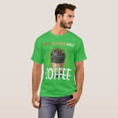 ハーフコーヒーハーフイーチャー初の登校日おもしろ Tシャツ (正面フル)