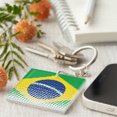 ハーフトーン効果があるブラジル国旗 キーホルダー (正面右)