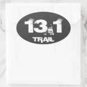 ハーフマラソン13.1トレイルオーバルデカールホワイトオンブラック 楕円形シール (バッグ)