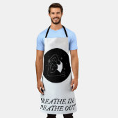 ハーフムーンヨガポーズ エプロン (着用した状態)