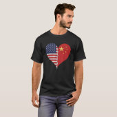 ハーフ中国のハーフ米国国旗の中国アメリカ Tシャツ (正面フル)