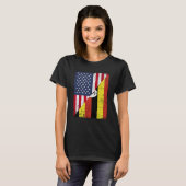 ハーフ米国国旗ハーフ・ウガンダ国旗アメリカ・ウガンダ Tシャツ (正面フル)