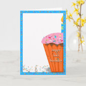 ハーフ誕生日のカップケーキ カード (黄色い花)