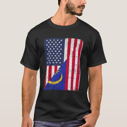 ハーフ・アメリカ国旗ハーフ・マレーシア国旗 Tシャツ (正面)