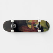 ハープを演奏しているムーサ スケートボード (横)