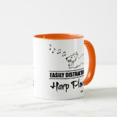ハープランニングプレイヤーに気を取られるの犬 マグカップ (正面右)