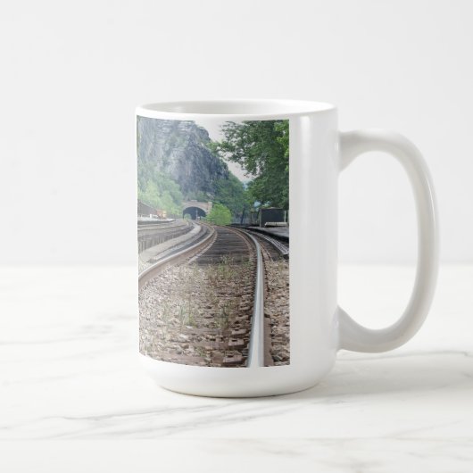 ハープ奏者フェリーWV鉄道線路のマグ コーヒーマグカップ (右)