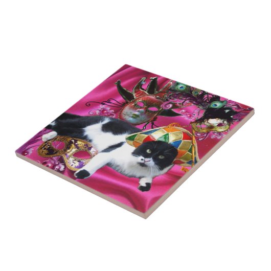 ハーレクイン帽と仮装パーティーマスク付き猫 タイル (側面)