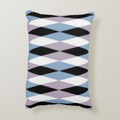 ハーレクイン ダイヤモンド パターン - 青とほこりっぽいライラック アクセントクッション (裏面(縦))