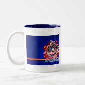 ハーレムの大旅行家のグループの写真 ツートーンマグカップ (左)