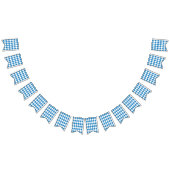 バイエルンの幾何学的パターンオクトーバーフェスト。 バンティングフラッグ (全)