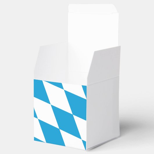 バイエルン州旗を掲げる愛国的優遇箱 フェイバーボックス (オープン)