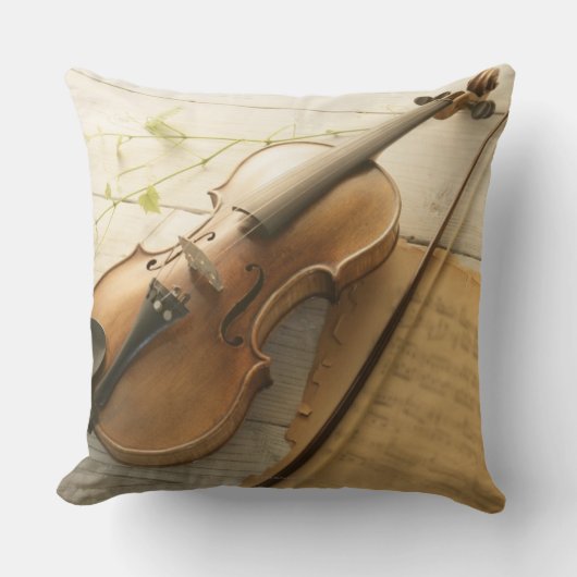 バイオリンおよび楽譜 クッション (正面)
