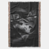 バイオリンの静物画のB&Wイメージ スローブランケット (正面縦)