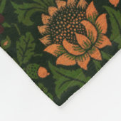 バイオレットとオダマキ（植物）（ウィリアム・モリス著） フリースブランケット (角)