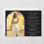 バイオレットはっきりしたブラックタイポグラフィ写真卒業 招待状 (裏面)