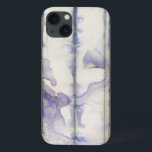 バイオレットフリーエクスプレッションウォーターの色 iPhone 13ケース<br><div class="desc">ジェニファー・ゴルdbergerによるこの素晴らしいフリー表現の作品は、人生に満ちたバイオレットの水色である。黒線が走縦に並び、湖の波のように紫の滴が伸びる。Zazzle製品の数でよく行くすばらしいプリント。今日注文しろ！</div>