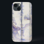バイオレットフリーエクスプレッションウォーターの色 iPhone 13ケース<br><div class="desc">ジェニファー・ゴルdbergerによるこの素晴らしいフリー表現の作品は、人生に満ちたバイオレットの水色である。黒線が走縦に並び、湖の波のように紫の滴が伸びる。Zazzle製品の数でよく行くすばらしいプリント。今日注文しろ！</div>