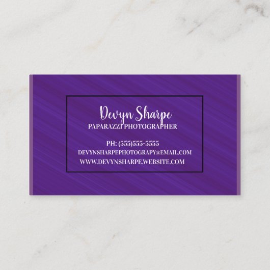 バイオレットブラックとシルバーのパパラッチ写真 名刺 (裏面)