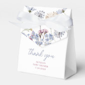 バイオレットヴィンテージワイルドフラワーベビーシャワー フェイバーボックス (正面サイド)