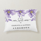 バイオレット フラワーズ 白 ミスター ミセス ネームズ アクセントクッション (正面)