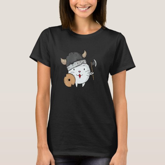 バイキングの兜をかぶった斧と盾を持つ猫 Tシャツ (正面)