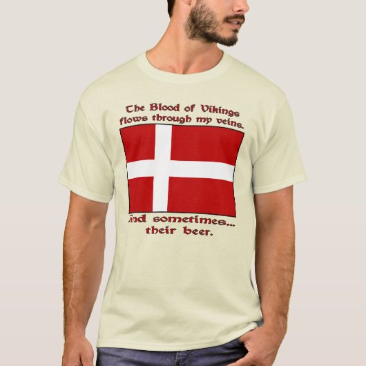バイキングの血が流れる 静脈 時々ビール Tシャツ (正面)