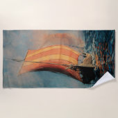 バイキング船/海投げピロで帆のロングボート ビーチタオル (正面)