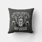 バイキング血 クッション (裏面)