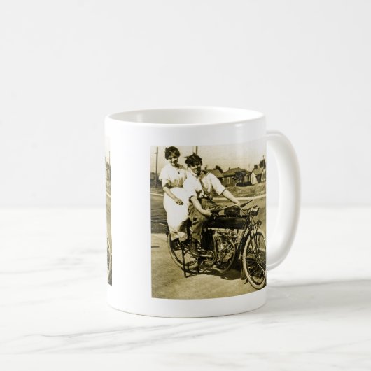 バイクでの愛デートすることの勝利ヴィンテージ コーヒーマグカップ (正面右)