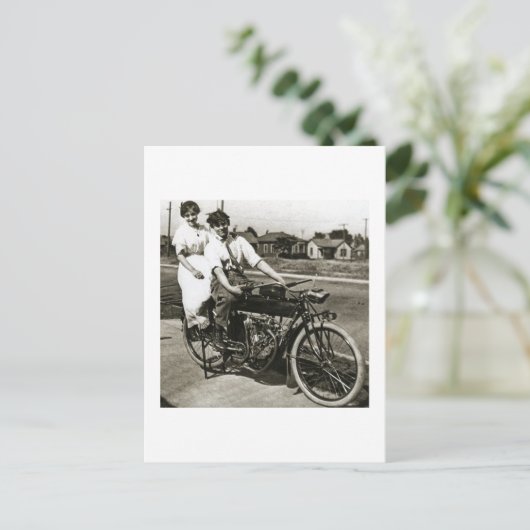 バイクでの愛デートすることの勝利ヴィンテージ ポストカード (スタンド正面)