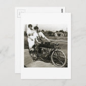バイクでの愛デートすることの勝利ヴィンテージ ポストカード (正面/裏面)