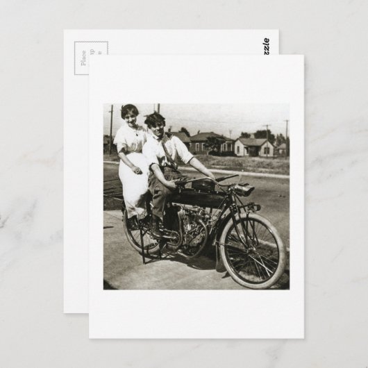 バイクでの愛デートすることの勝利ヴィンテージ ポストカード (正面/裏面)