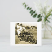 バイクでの愛デートすることの勝利ヴィンテージ ポストカード (スタンド正面)
