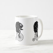 バイクに乗っている魚 コーヒーマグカップ (正面右)