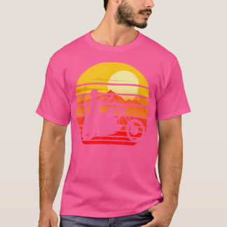 バイクに乗るオールドバイカー Tシャツ