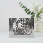 バイクに乗るカップル 1928年 ポストカード (スタンド正面)