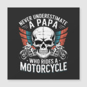 バイクに乗るパパライダー (正面)