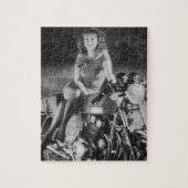 バイクに乗る少女 ジグソーパズル (縦)
