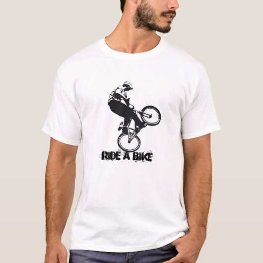 バイクのジャンプ Tシャツ (正面)