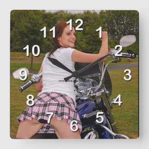 バイクもしくは自転車に乗る人のシック壁の時計 スクエア壁時計