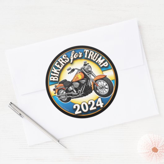 バイクもしくは自転車に乗る人のトランプ2024 – 愛国的サイクリング ラウンドシール (封筒)