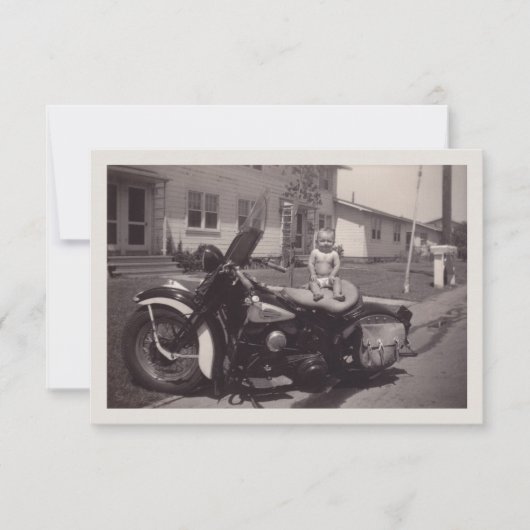 バイクもしくは自転車に乗る人のベビー 招待状 (正面)