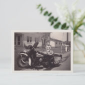 バイクもしくは自転車に乗る人のベビー 招待状 (スタンド正面)
