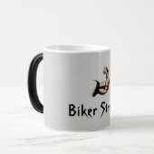 バイクもしくは自転車に乗る人の強い変形させるマグ モーフィングマグカップ (正面左)