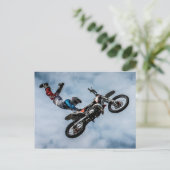 バイクもしくは自転車に乗る人はがき ポストカード (スタンド正面)