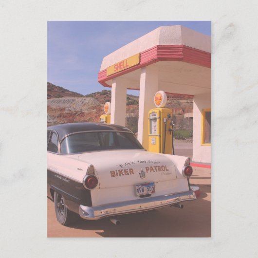バイクもしくは自転車に乗る人クラシックパトロール車サービスステーション ポストカード (正面)