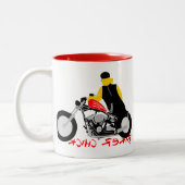 バイクもしくは自転車に乗る人チックオートバイに座る ツートーンマグカップ (左)